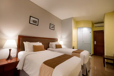 Kutabex Beachfront Hotel