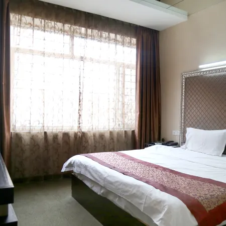 Fuxin langyue Business Hotel