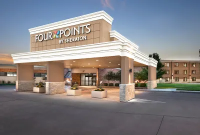 DoubleTree by Hilton Manhattan, KS Các khách sạn gần Flint Hills Discovery Center