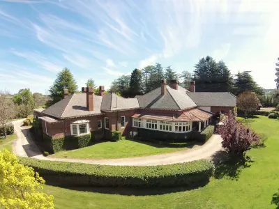 Petersons Armidale Winery and Guesthouse