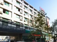 Ying Xiang Youth Hostels