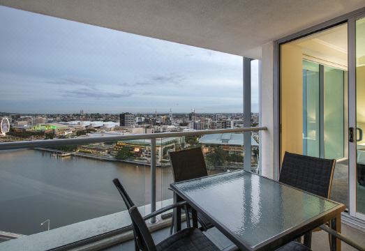 이볼루션 아파트먼트