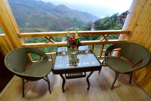 Longji Terrace Jinkeng Homestay (Qianshang Tiantiguan Attraction,Tiantouzhai Parking Lot)