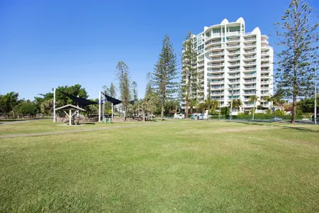 Crystal Bay on the Broadwater