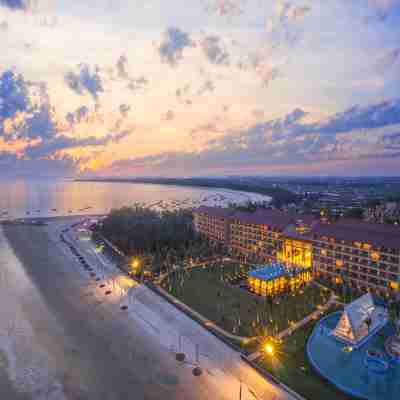 Wyndham Maoming Hotel Exterior