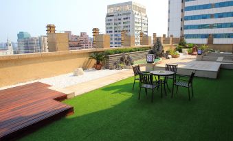 8. Haikou Y..
