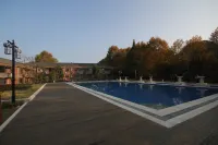 Duyun Maojianli Hotel (Qinhan Film City) - Pools