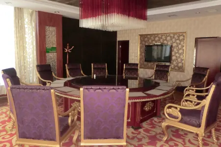 Linyi Yinbaisheng Hotel