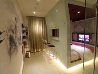 上海宝菱主题酒店 - 异域风情大床房