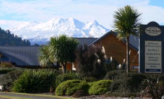 The Peaks Motor Inn