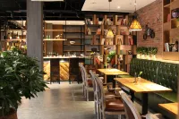 James Joyce Coffetel (Zhuozhou Government) - parcheggio