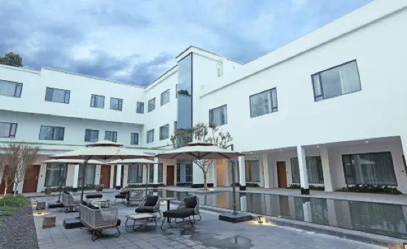 Travelling With Hotel (Ya'an Mengdingshan)