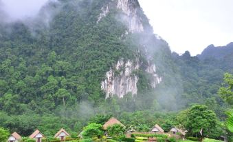 The Cliff and River Jungle Resort