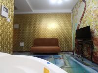 恋城情侣主题酒店(南京山西路店) - 圆床浴缸景观房