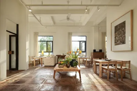 Yushe Hotel (Luoyang Longmen High-speed Railway Station Sports Center Branch) Отели рядом с достопримечательностью «Luoyang New District Gymnasium»