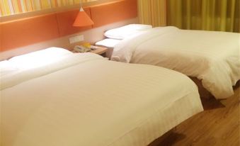 Homeinn Pebble Hotel (Qitai Beimen Commercial Center)