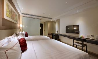 Shiny Ocean Hotel