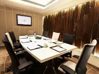 Gloucester Luk Kwok Hong Kong Hotels near Hung Shing Temple - Wan Chai