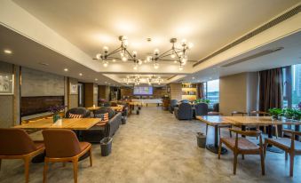 James Joyce Coffetel (Chengdu East Railway Station Lvdi 468)