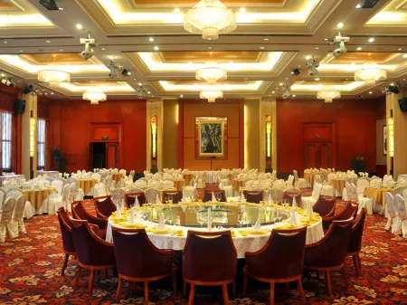 Beishang Shenghui Fortune Hotel Отели рядом с достопримечательностью «Wuhu University»