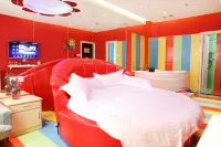 Yunding Business Theme Hotel (Anyang Normal University Huaqian New World)