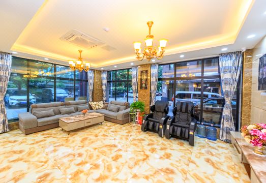 2. 에어포트 리갈리..