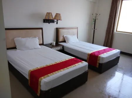 Wuchuan Yueyawan Hotel Отели рядом с достопримечательностью «Chenlanbin Former Residence»