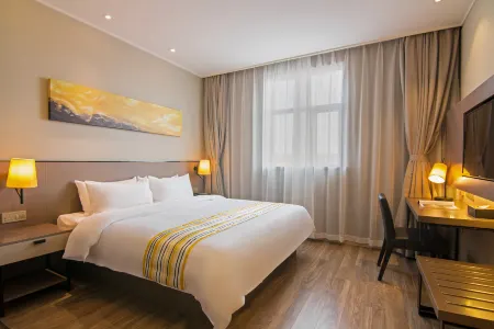 Home Inn Plus (Shanghai Pudong Airport)