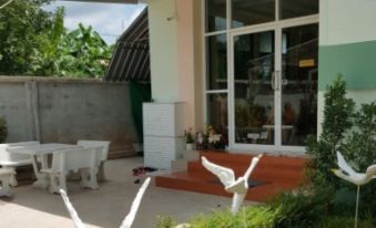 Baan Pim Chat Guesthouse