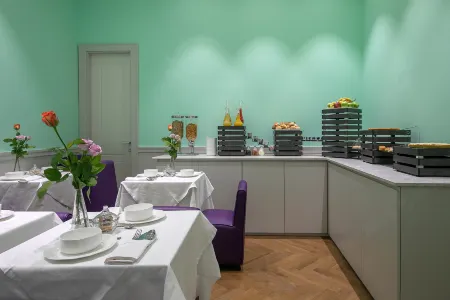 Boutique Centrale Palace Hotel Отели рядом с достопримечательностью «Museum Storico della Liberazione Roma»