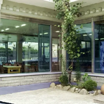 Gyeongju Dongsung Youthtel Отели рядом с достопримечательностью «Храм Голгулса»