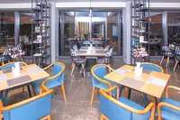 Atour Hotel (QinHuangDao Railway Station Yingbin Road) Hotels in Qinhuangdao