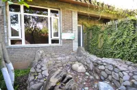 Yingyuetan Hotspring Hotel