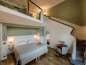 Plaza Hotel Lucchesi