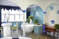 Xiaowang Kingdom Theme Hotel (Shiyan Railway Station North Square Beijing South Road Branch) - romantici