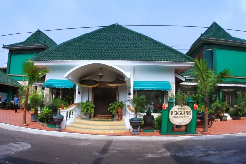 Diana Hotel Jogja - Balkoner