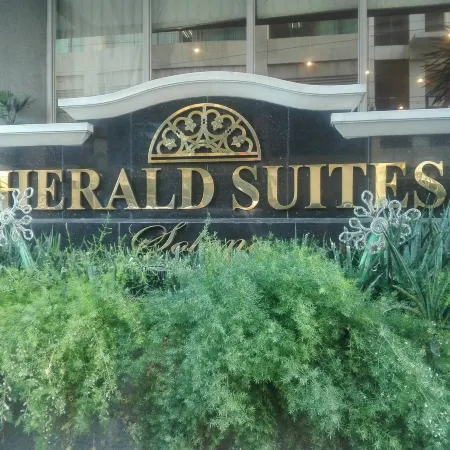 Herald Suites Solana