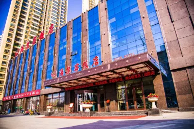 Bunk Hotel Hotels near Red Garden