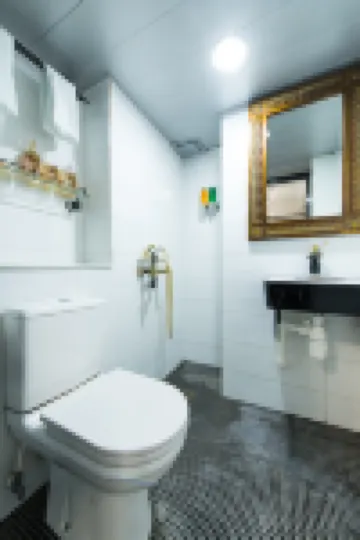 Sky Inn(Tsim Sha Tsui B1 Exit 20m)