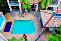 Montego Sands Resort - Pools
