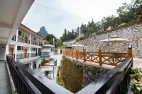 Qingli River Mountain Hotel (Yangshuo Xianggongshan Branch) Hotel dekat jiumahuashan
