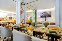 Harris Hotel and Conventions Kelapa Gading Jakarta - breakfast
