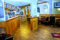 Lion Hotel & Studio Apartments Hotels in Garndolbenmaen