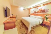 Vienna Hotel (Beijing Shijingshan Wanda Bajiao Amusement Park Metro Station Branch) - Dağ Manzaralı