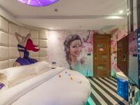 纳兰轻奢酒店(上海环球港店) - 浪漫主题房