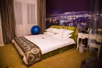 YunyiBoutique Theme Hotel (Sanyang Plaza) Các khách sạn gần Gymnasium of Wuxi No.1 High School (Southwest Gate)