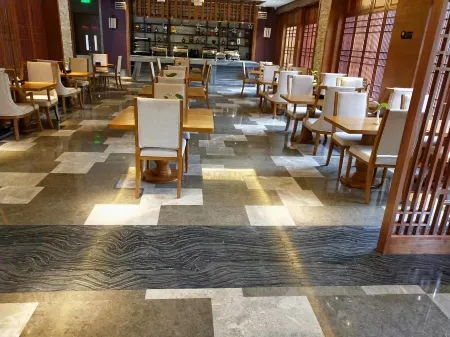 Huazhushan Hotel Отели рядом с достопримечательностью «Huajianchi·chunshang Hot Spring Theme Park»