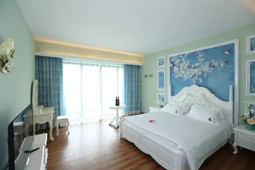 Flower Moon You Resorts