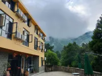 Yishan Bangshui Manor