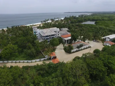 Lagoon Paradise Beach Resort Hotel dekat Sri Pancha Thuparamaya